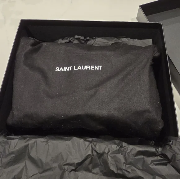 Saint Laurent Kate Medium Tassel Wallet - Picture 4 of 8
